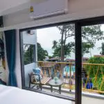 ห้องดีลักซ์เตียงคู่ (วิวทะเล) (02)