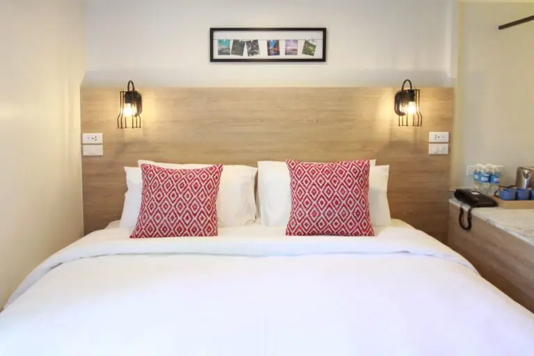 Manila Makati 23 METRO KING DUPLEX (02)