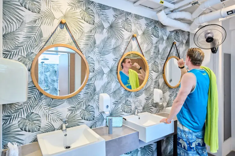 Male-Shared-Bathroom-02