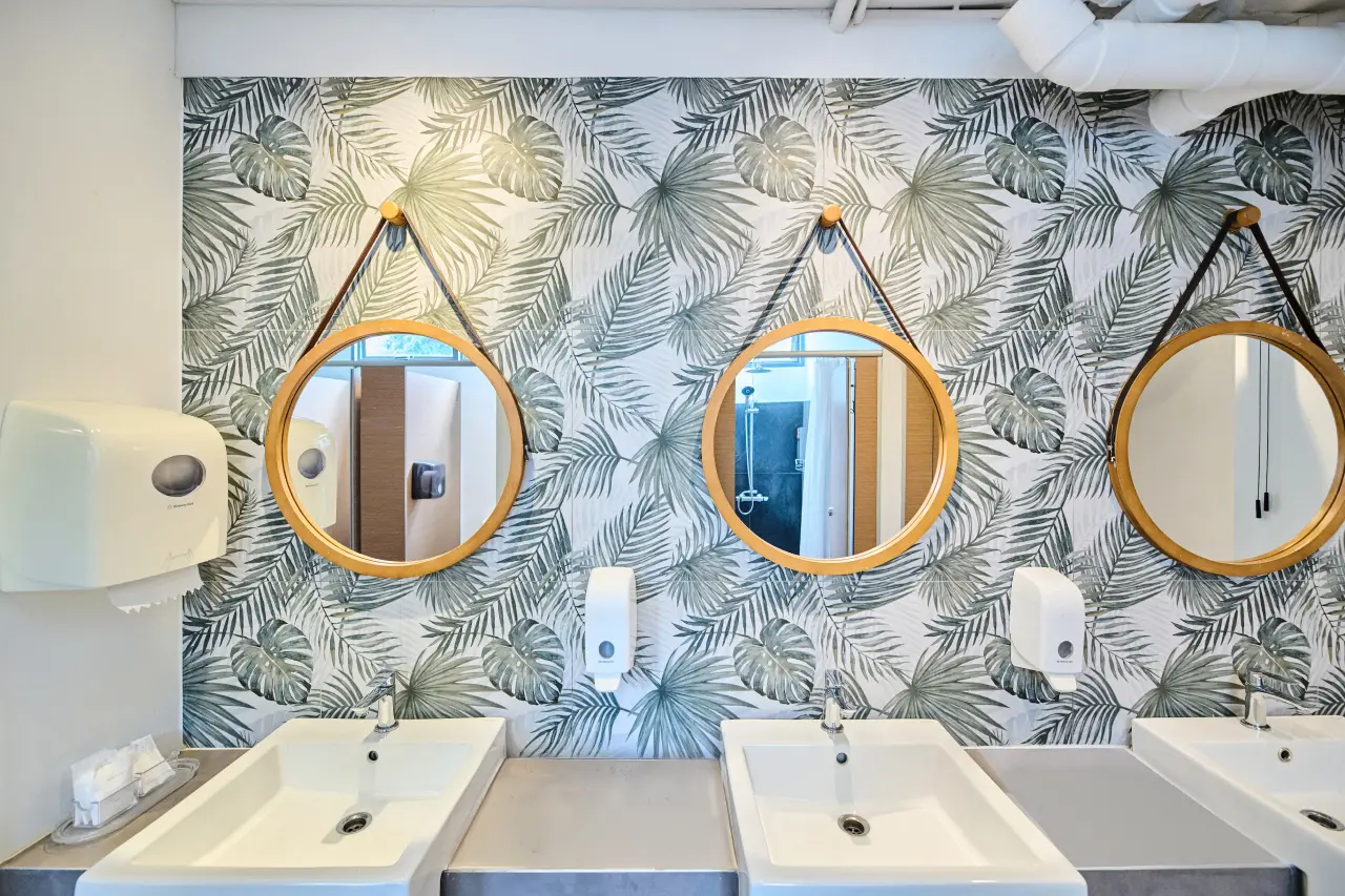 Male-Shared-Bathroom-03