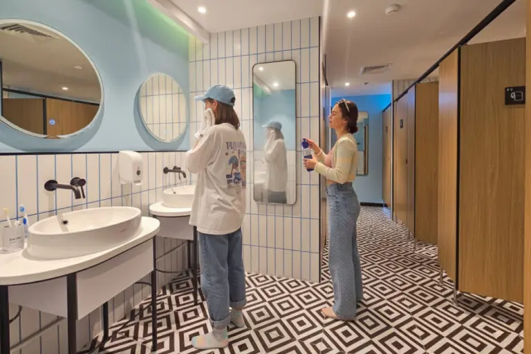 Bangkok Chinatown 122 Shared-Bathroom-Female5