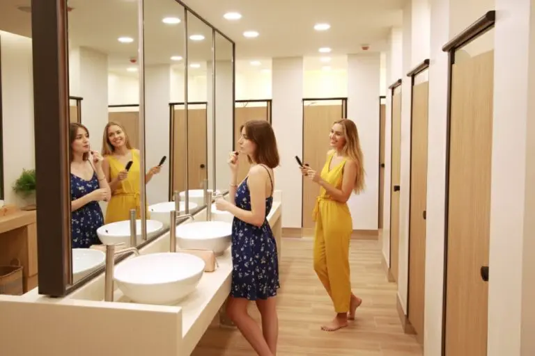 Manila Makati 64 Shared Bathroom_Ladies 2