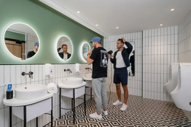 Bangkok Chinatown 117 Shared-Bathroom_Male1