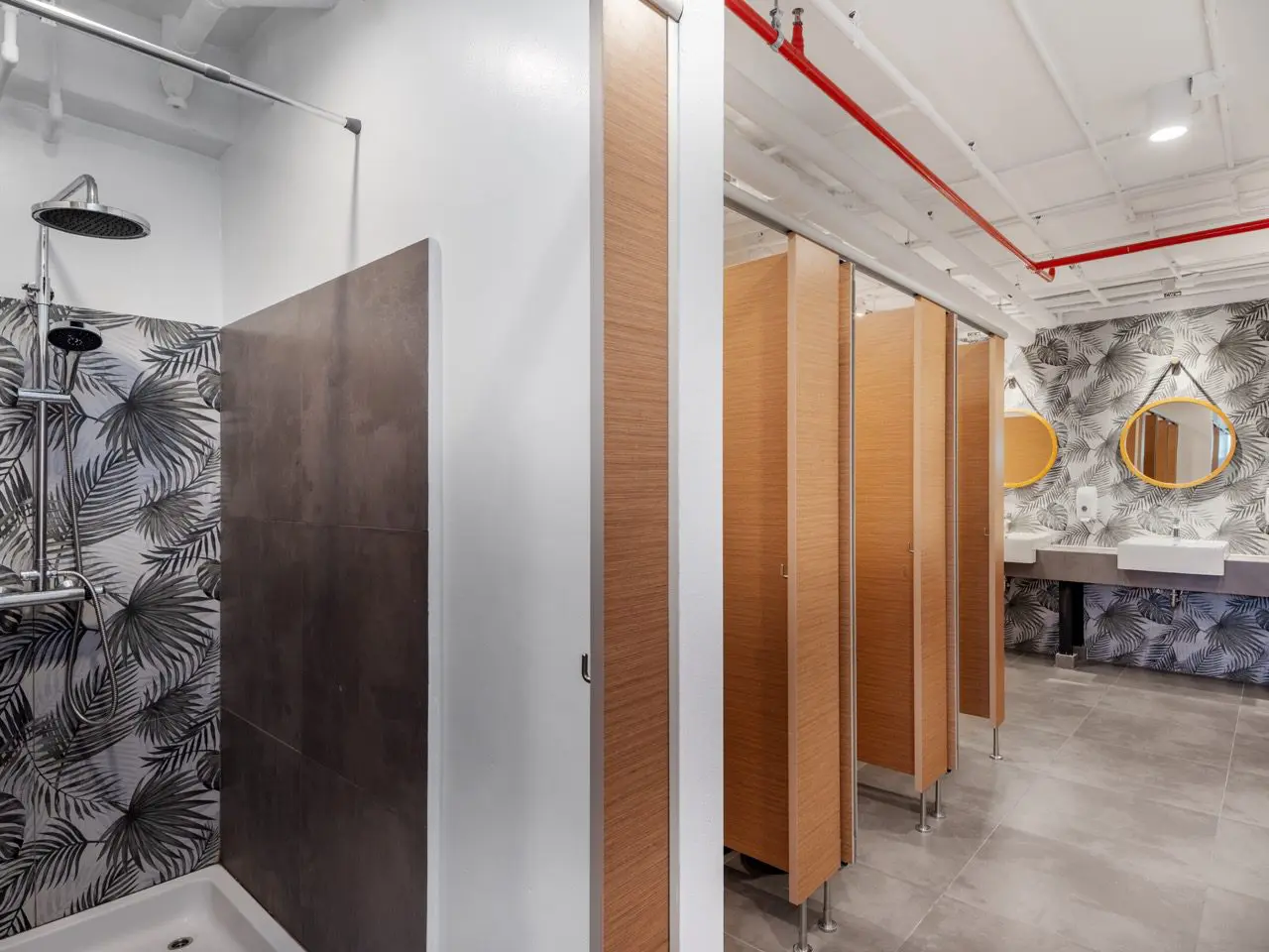 Shared Bathroom_Women (02)