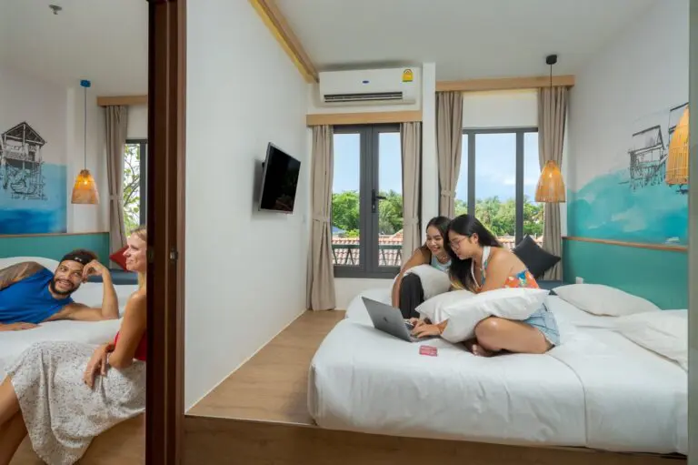 Cambodia Siem Reap 21 TOMB RAIDER DUO (02)