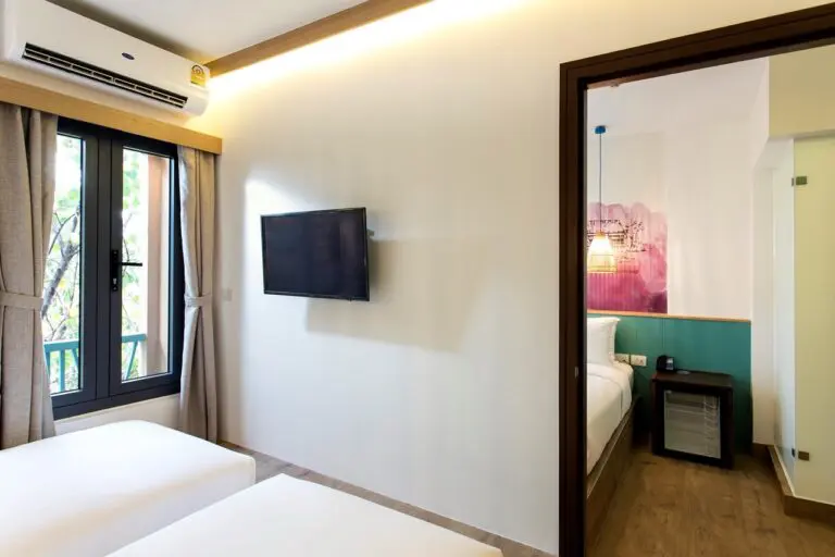 Cambodia Siem Reap 26 TOMB RAIDER DUO (07)