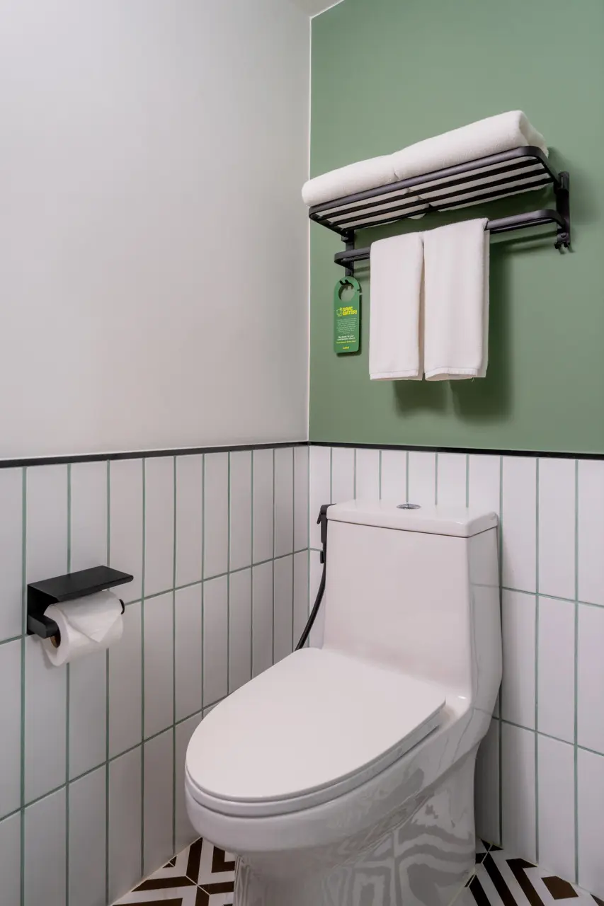 The Compact (Talad Noi King) 09