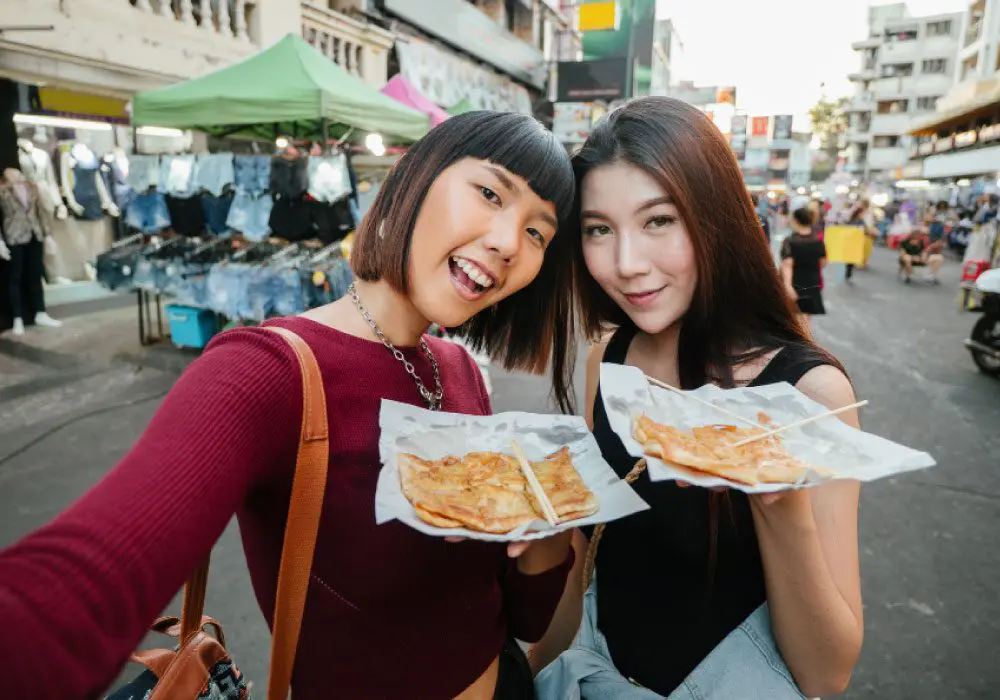 Essential Thai Phrases You Should Know Before Visiting Thailand 4 Try Street food