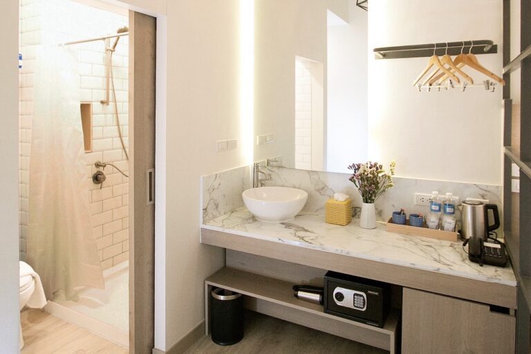 MAKATI AVENUE TWIN (05)