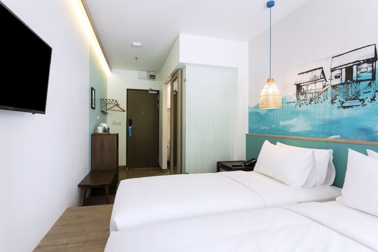 Cambodia Siem Reap 36 TONLÉ SAP TWIN (02)